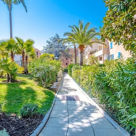 Apartment Anais De Saint-tropez, Bel Appartement, Avec Piscine Et Jardin, Au Coeur De Tropez Saint-Tropez
